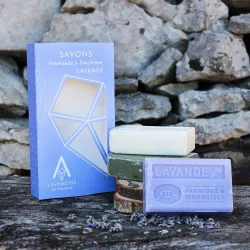 Coffret de 3 savons de marseille dont un à la lavande