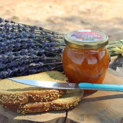 Confiture à la pêche et à la lavande